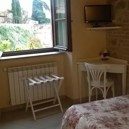 Arnolfo Nocleg ze śniadaniem